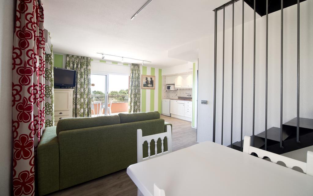 ל'אסטרטיט Apartamentos Salles Beach מראה חיצוני תמונה