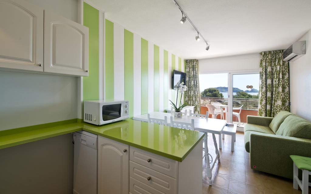 ל'אסטרטיט Apartamentos Salles Beach חדר תמונה