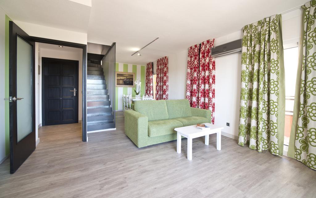 ל'אסטרטיט Apartamentos Salles Beach חדר תמונה