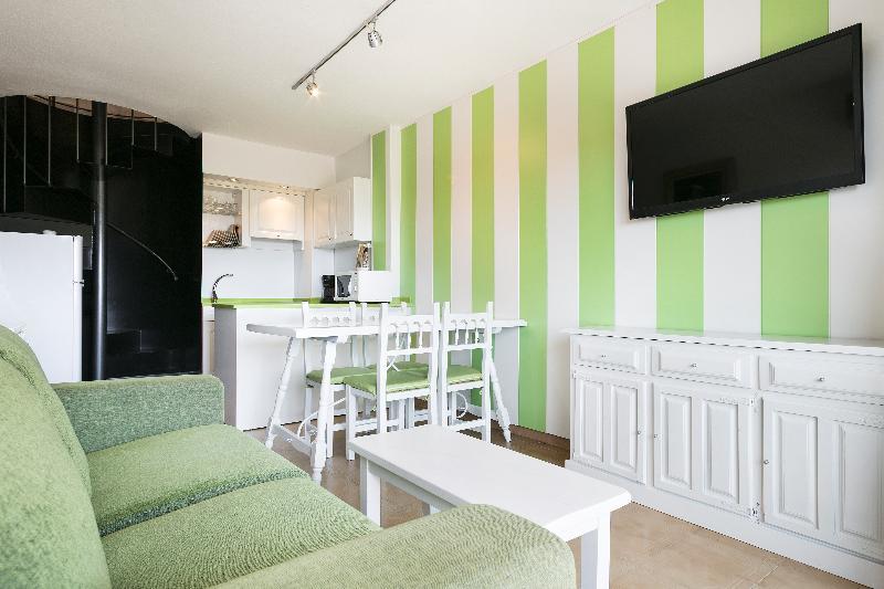 ל'אסטרטיט Apartamentos Salles Beach מראה חיצוני תמונה