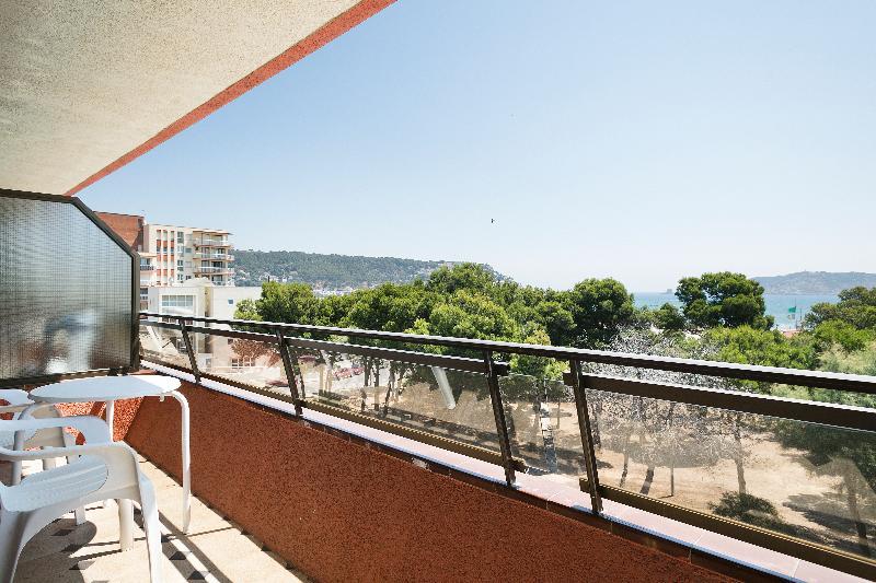 ל'אסטרטיט Apartamentos Salles Beach מראה חיצוני תמונה