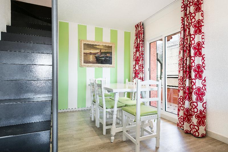 ל'אסטרטיט Apartamentos Salles Beach מראה חיצוני תמונה