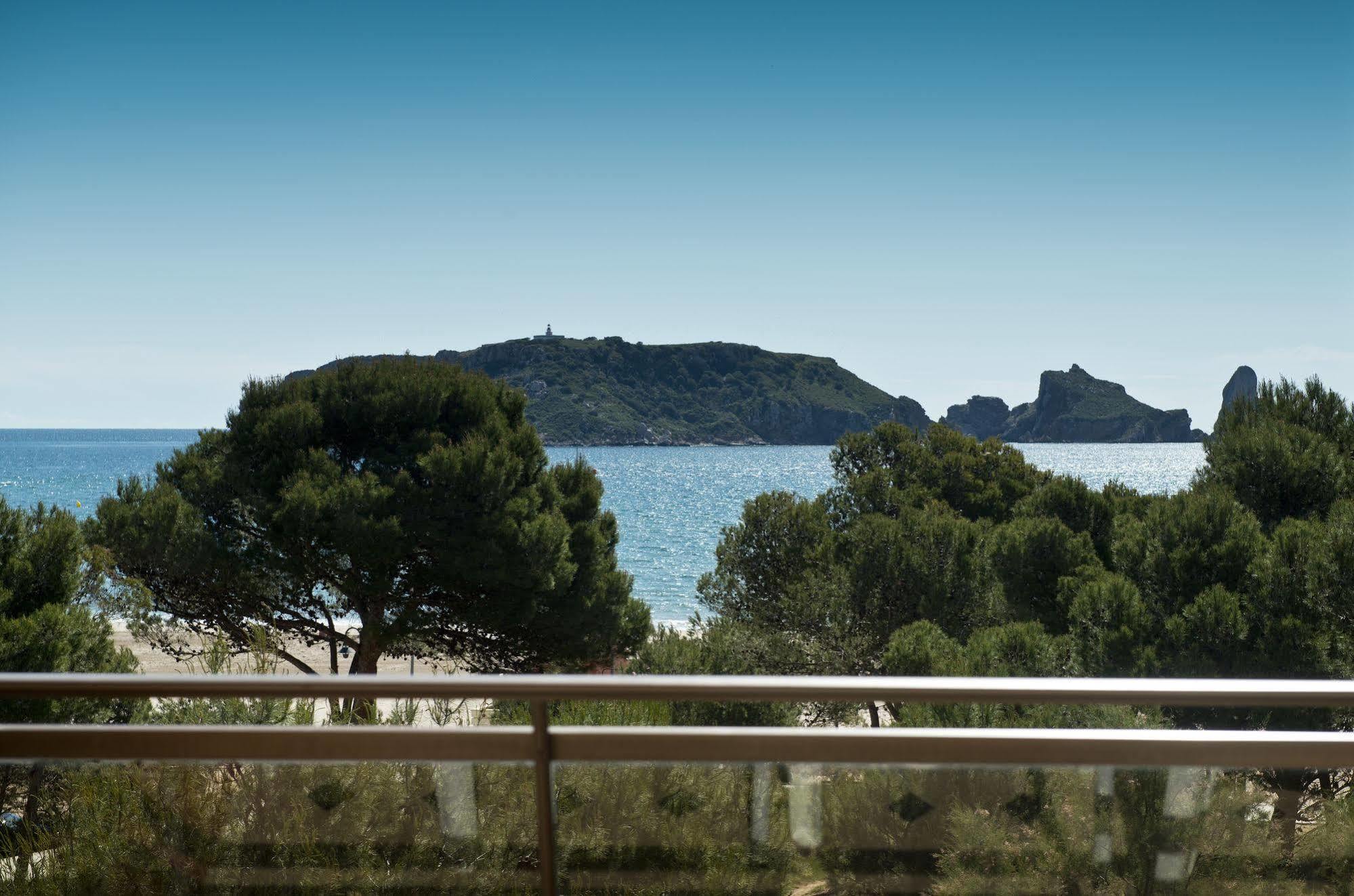 ל'אסטרטיט Apartamentos Salles Beach מראה חיצוני תמונה
