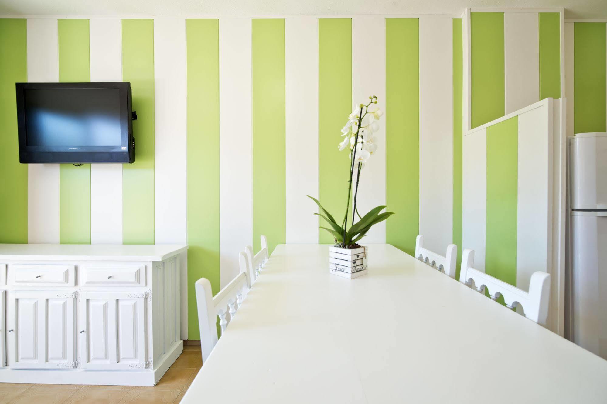 ל'אסטרטיט Apartamentos Salles Beach מראה חיצוני תמונה