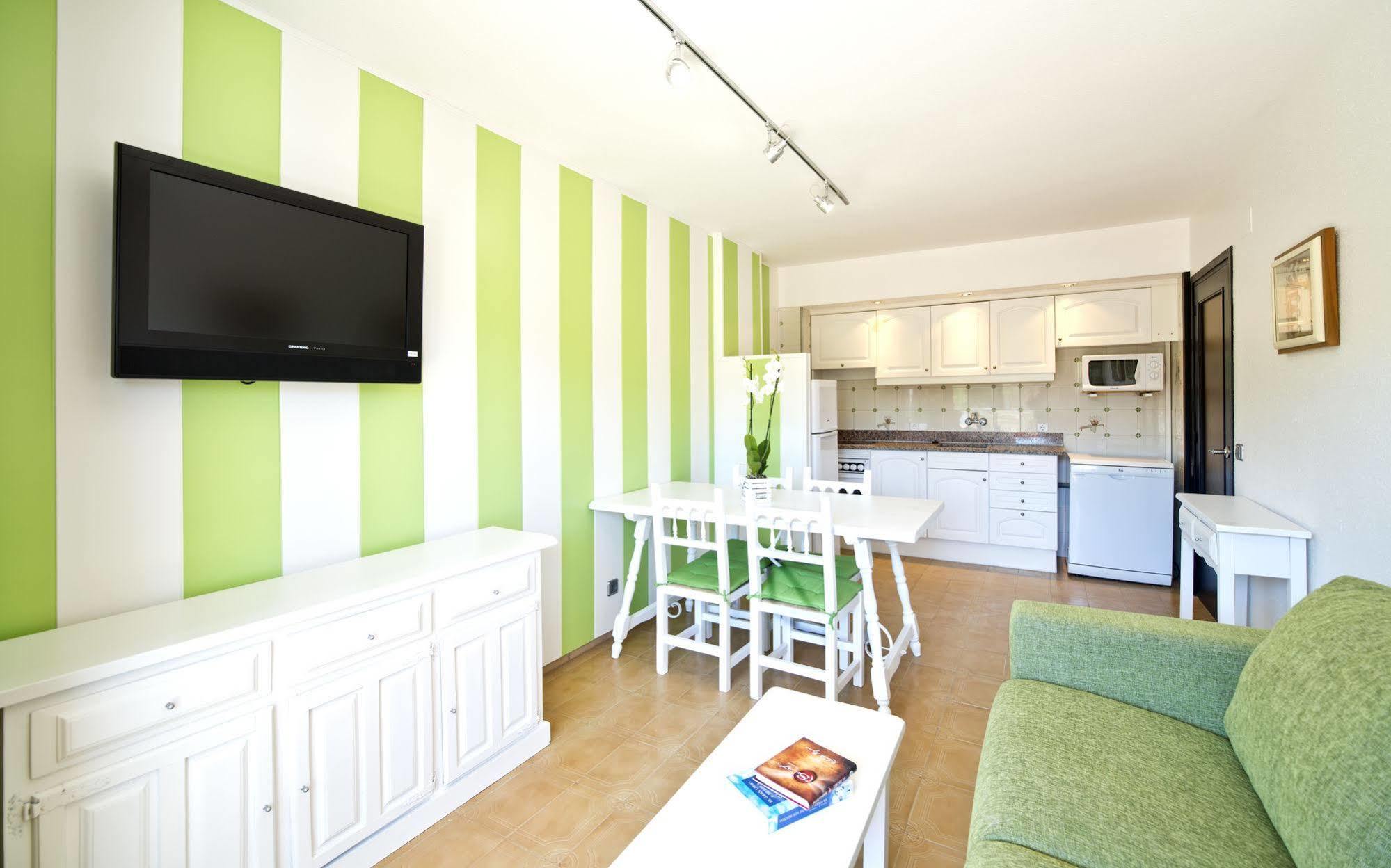 ל'אסטרטיט Apartamentos Salles Beach מראה חיצוני תמונה