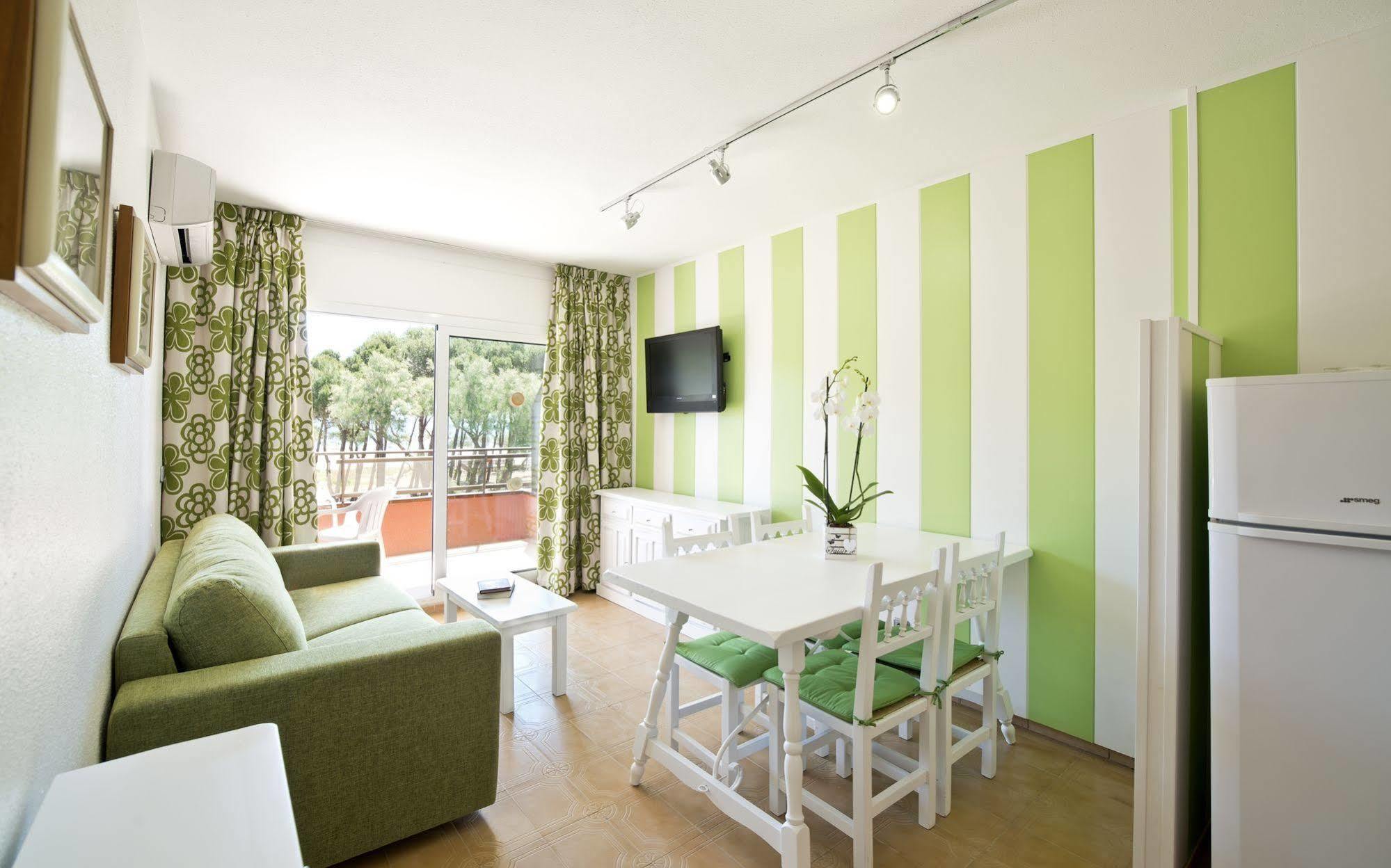 ל'אסטרטיט Apartamentos Salles Beach מראה חיצוני תמונה