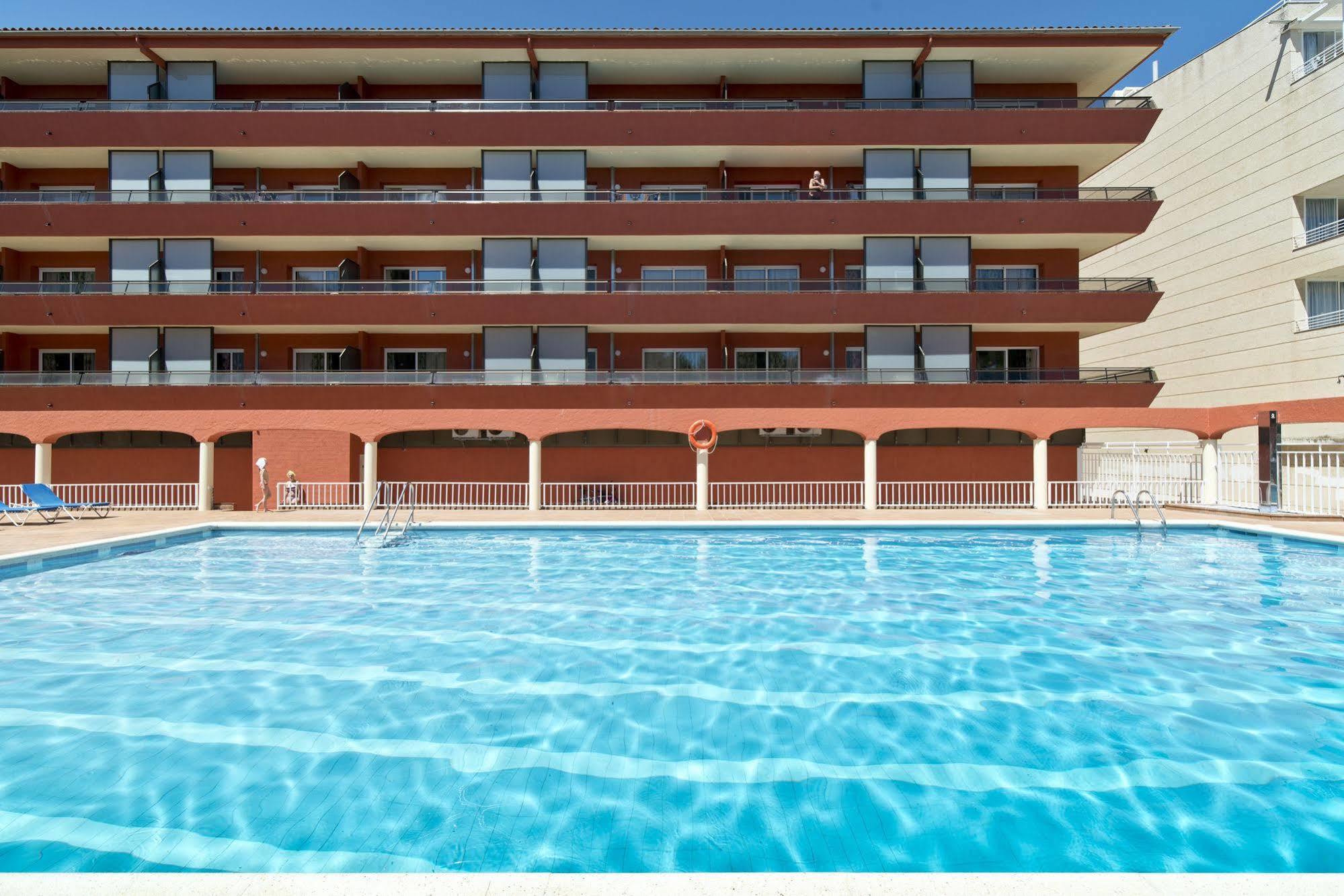 ל'אסטרטיט Apartamentos Salles Beach מראה חיצוני תמונה